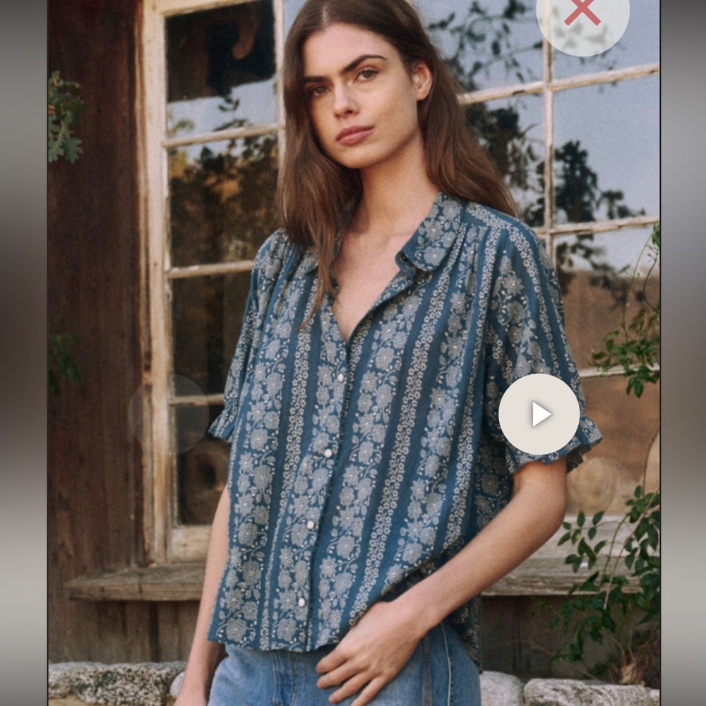 THE GREAT Blue Floral Button-Down Shirt, size 3 / L